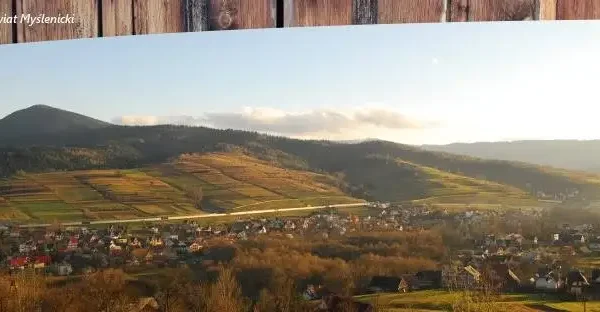 Wieczorna wyprawa na Kieckę rozpoczęła nowy sezon akcji „Odkryj Beskid Wyspowy”