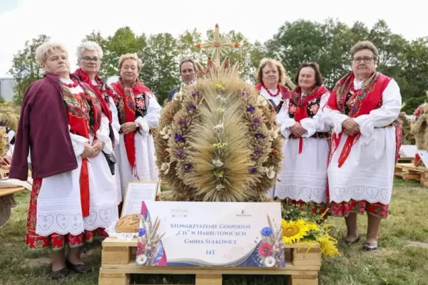 XXVIII Dożynki Województwa Małopolskiego: Gospodynie z Harbutowic reprezentowały Gminę Sulkowice