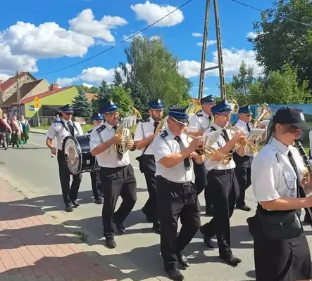 Dożynki w Jordanowie Śląskim: Orkiestra OSP Łętownia uświetniła uroczystości