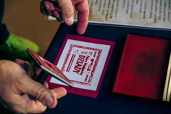 Narodowe Czytanie w Tokarni: uczniowie i wójt razem czytali „Dziady”