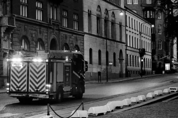 Plama substancji ropopochodnej na ulicy Wapiennej — interwencja OSP Bielsko-Biała Lipnik